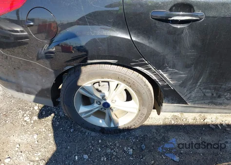 2014 Ford Focus Se z USA, uszkodzony, nr VIN 1FADP3F20EL233489